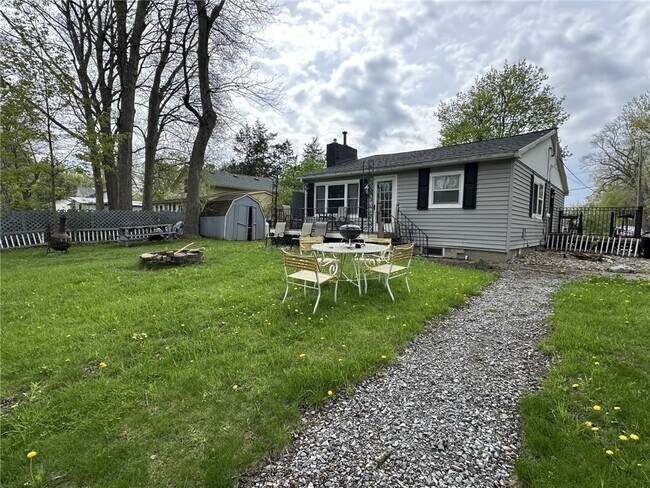 Building Photo - 2590 Scottsville Rd