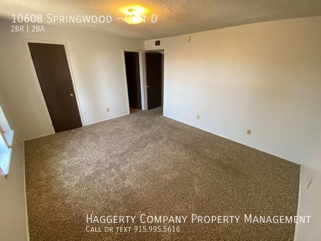 Building Photo - East El Paso 2 bed Refrig A/C Townhome!