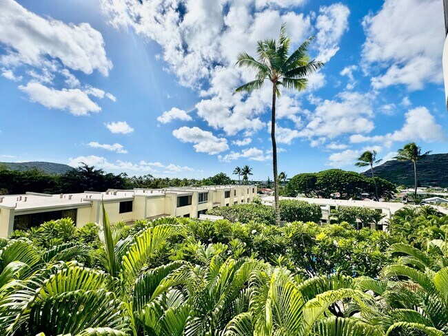 Building Photo - Available now | A 2 Bedroom, 2 Bathroom Condo with 2 assigned parking stalls at The Plaza Hawaii Kai