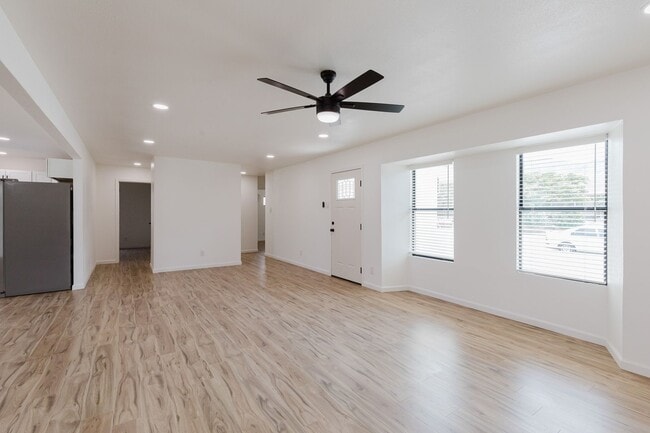 Building Photo - Newly Renovated 3 Bedroom 2 Bath Home
