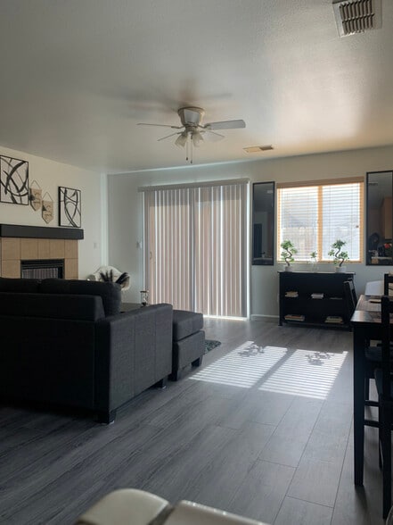 Building Photo - 1382 Riverside Ct