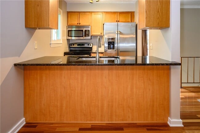 Building Photo - 808 Eastbrooke Ln