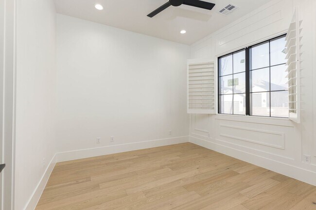 Building Photo - Brand New 6 Bed 4 Bath Rental with pool Near Sand Hollow!