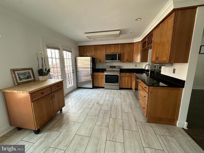 Building Photo - 4713 Columbia Rd