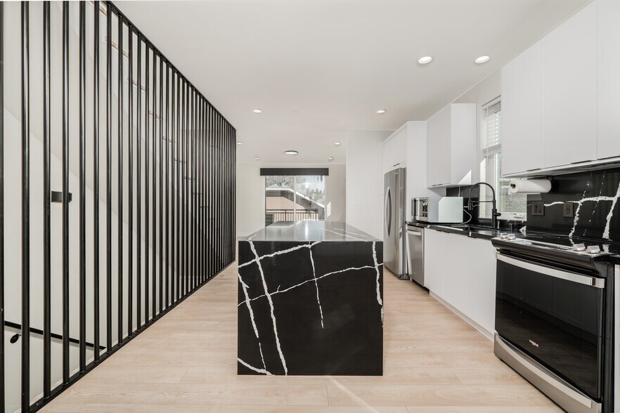 Building Photo - 2715 Tomato Alley