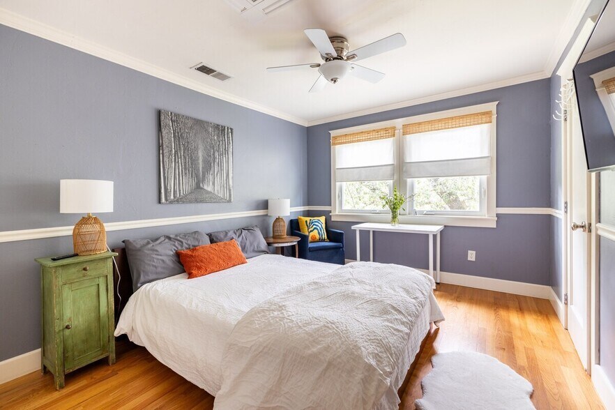 Middle Bedroom - 165 Terrace St