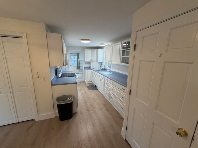 Building Photo - 27 Flint Pond Dr