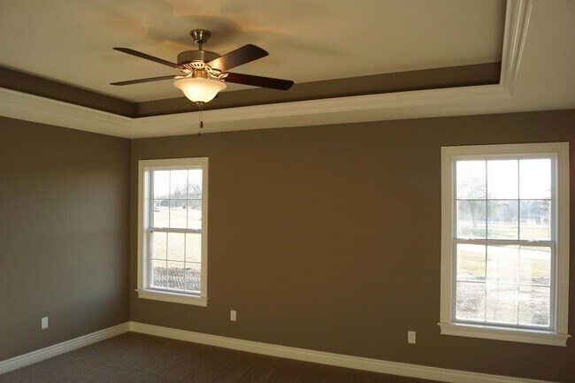 Building Photo - 1923 Lasso Cir