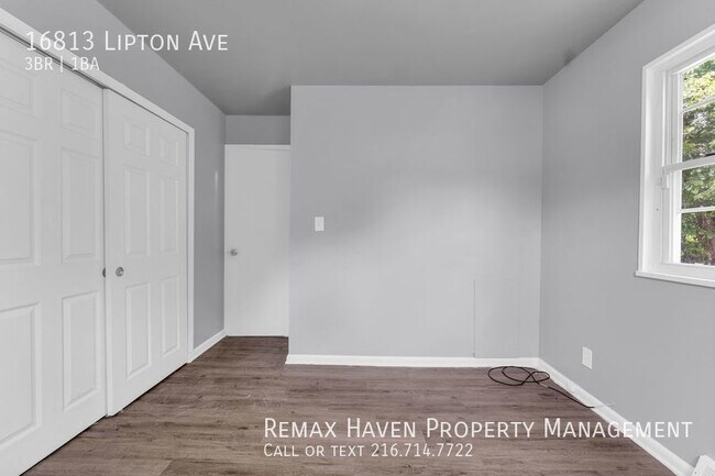 Building Photo - 16813 Lipton Ave, Cleveland - Charming 3 B...