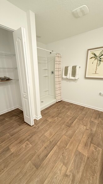 Picture of model home actual Home has a shower door - 16 Summerwood Rd S