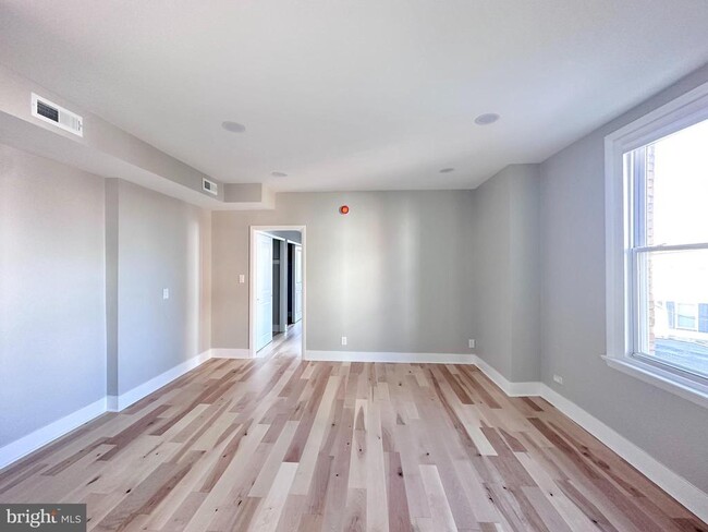 Building Photo - 1501 S 12th St