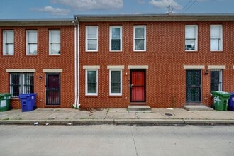 Building Photo - 32 N Spring St