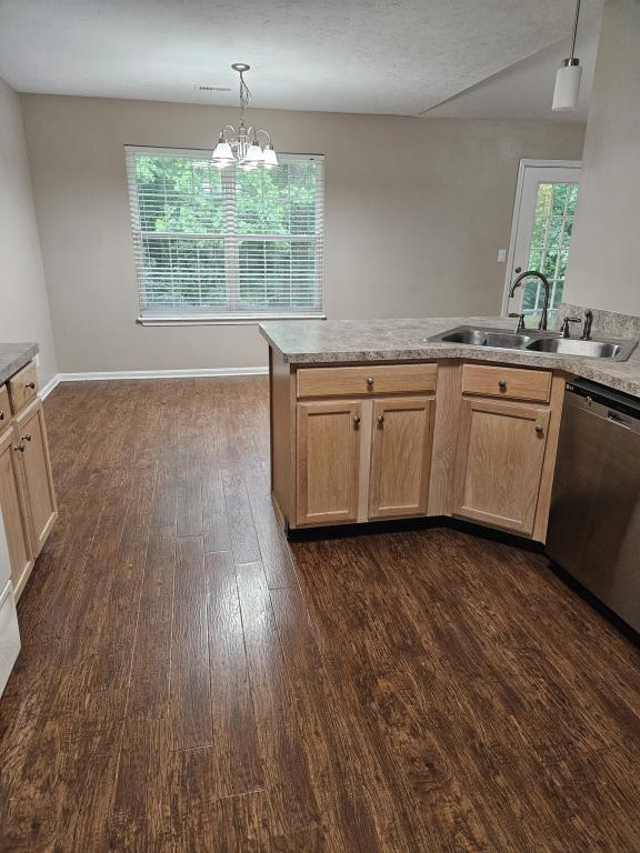 Building Photo - 305 Dalton Ct
