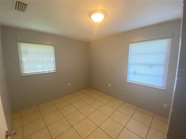 Building Photo - 1119 McNamee St