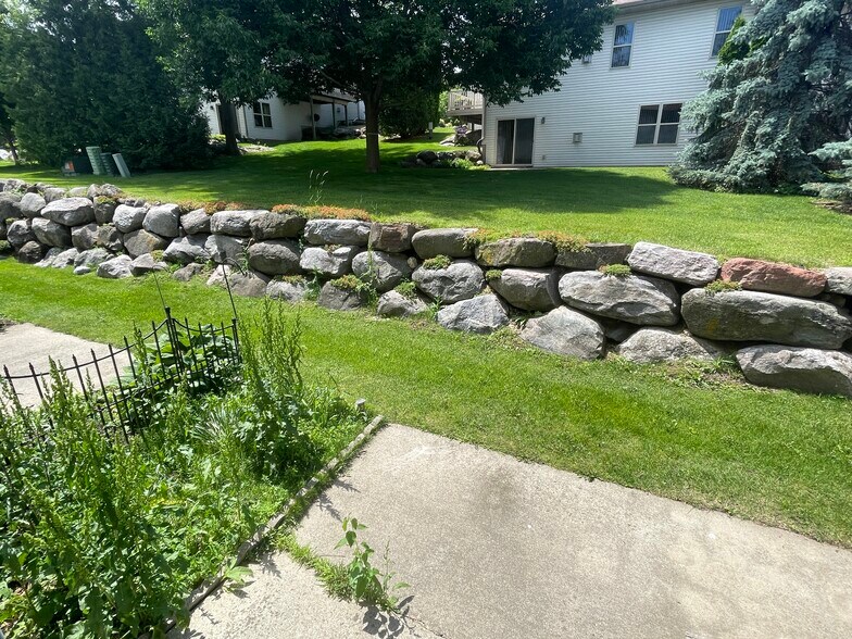 Private Patio - 2916 Kentville Dr