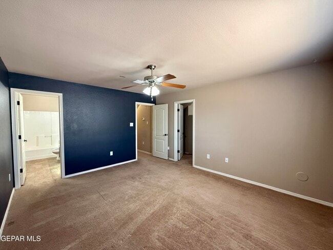 Building Photo - 14279 English Point Ave