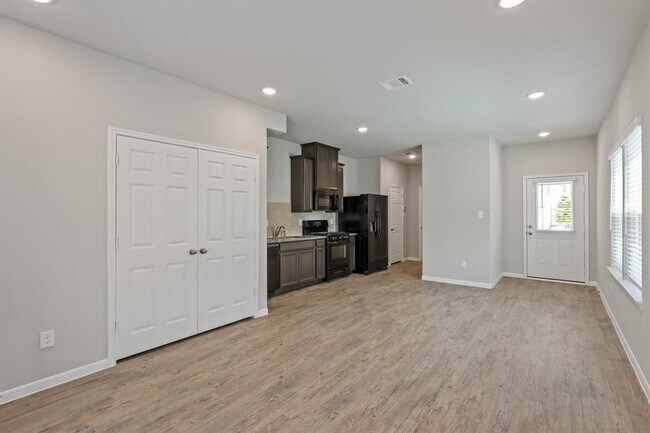 Building Photo - 13504 Axel Ln