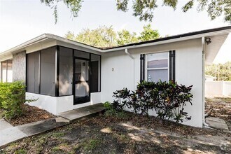 Building Photo - 2218 Leo Dr