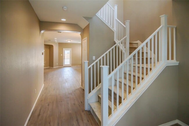 Building Photo - 1044 Clove Hitch Dr