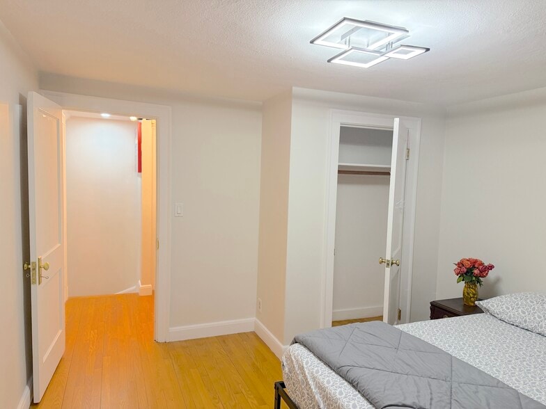 Building Photo - 64 Rowe St