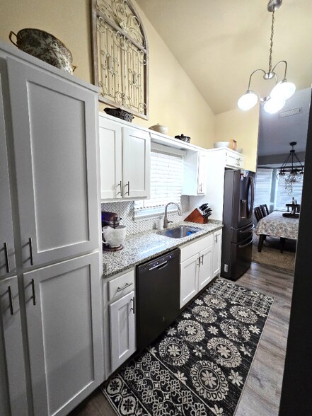 Building Photo - 601 Bridgewater Arch