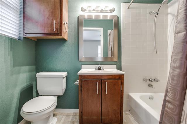 Building Photo - 2906 Sharpview Ln