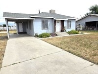 Building Photo - Updated 2 Bedroom 1 Bath Home on Large Lot