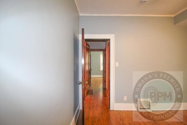 Building Photo - 3 Bedroom 2 Bathroom Family Home
