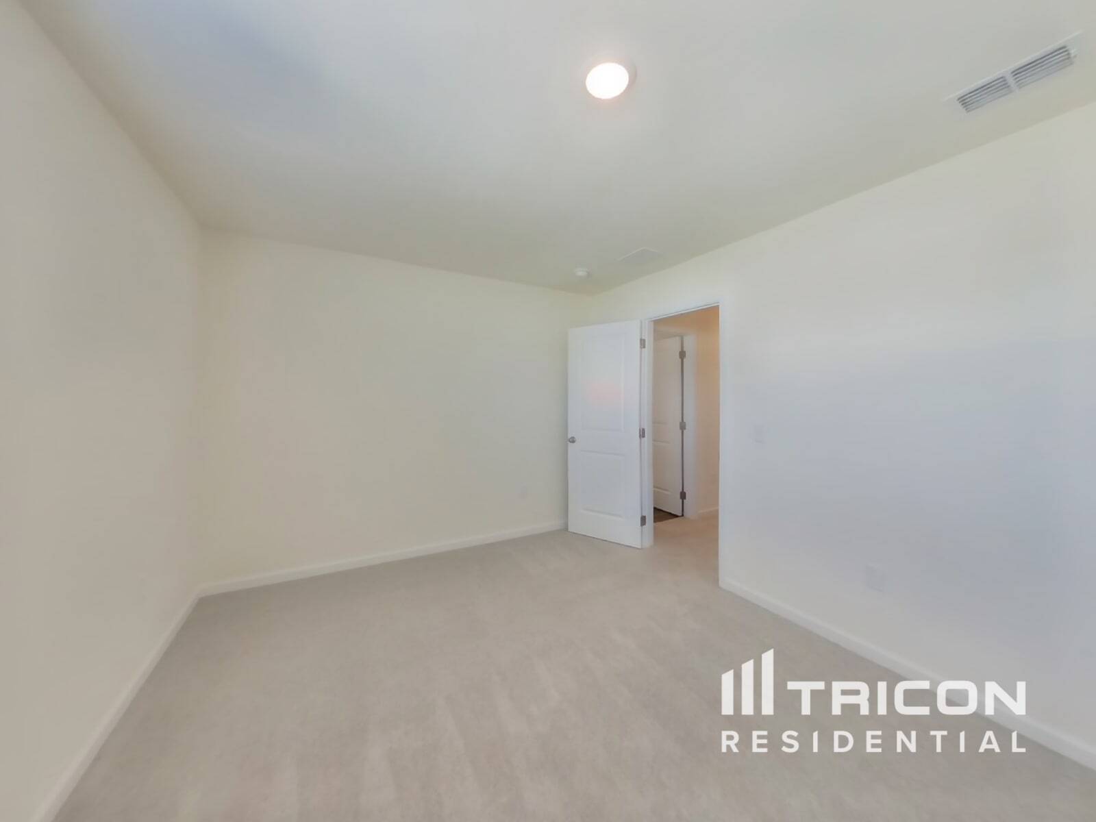 Building Photo - 1066 Large Poppy Dr