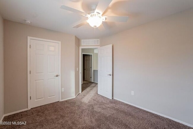 Building Photo - Spacious & Stylish Living in Saguaro Bloom...