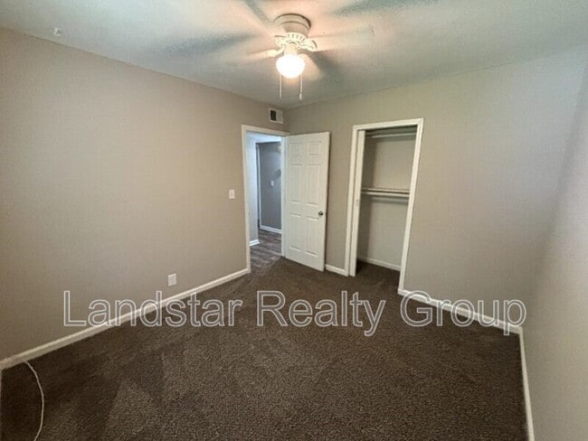 Building Photo - 9816 Titan Dr