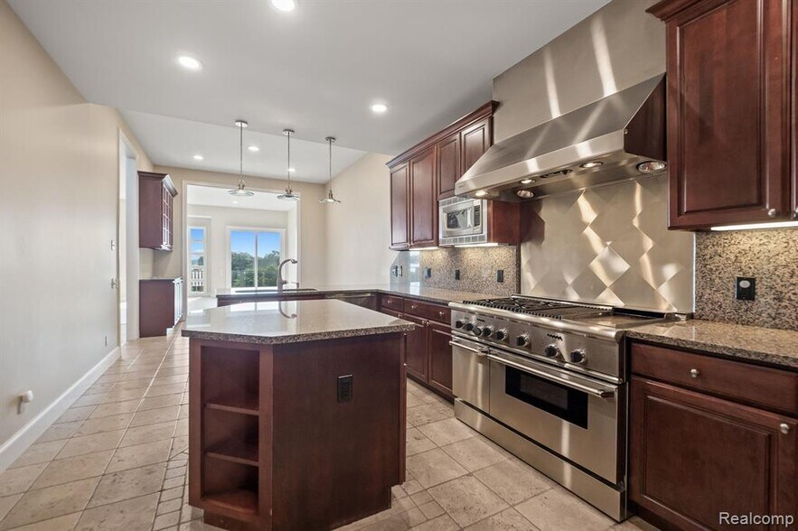 Building Photo - 3782 Pine Lake Knoll Dr