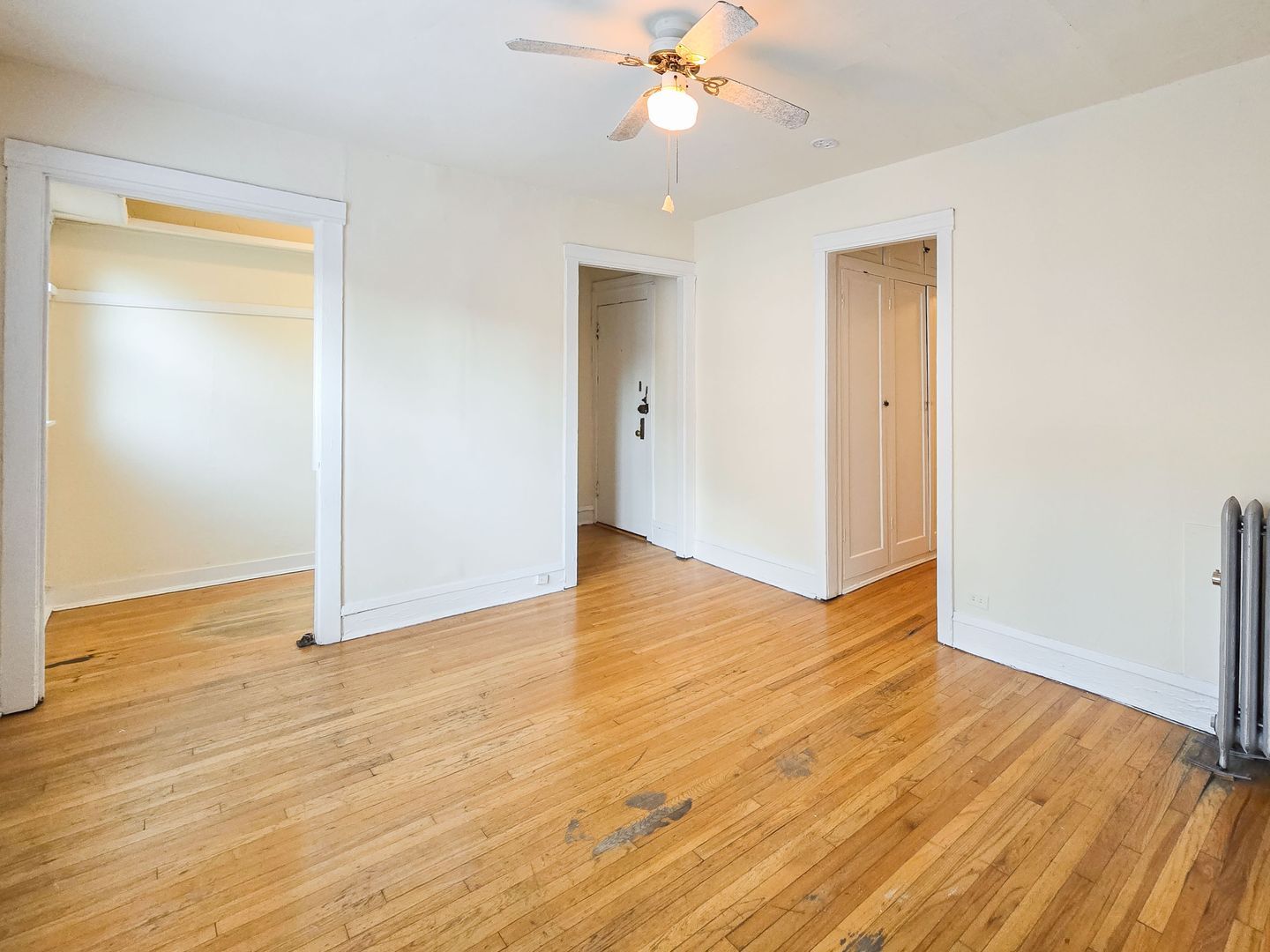 Building Photo - 600 W Stratford Pl