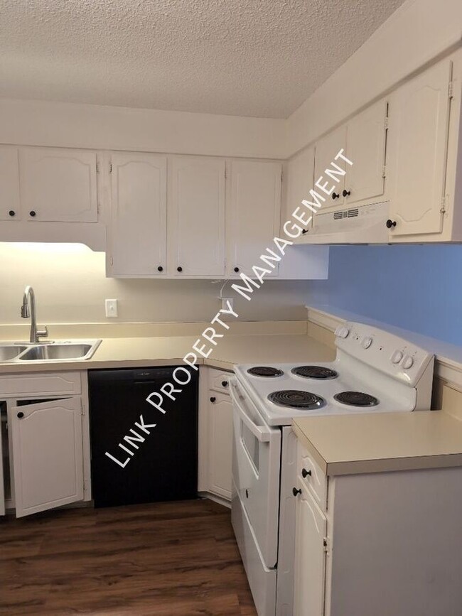 Building Photo - 7183 Holland Ln