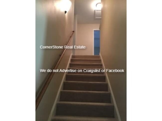 Building Photo - 440 Wood Point Dr