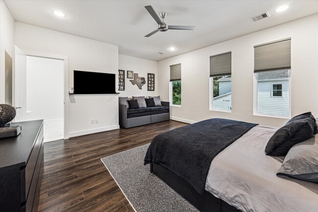 Building Photo - 2204 Cortijo Pl