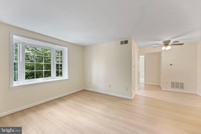 Building Photo - 820 S Arlington Mill Dr