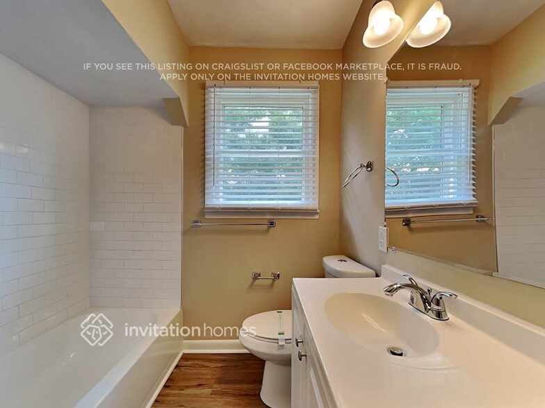 Building Photo - 2817 Dunmore Dr