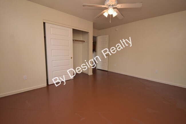 Building Photo - 203 S Cherry Ave