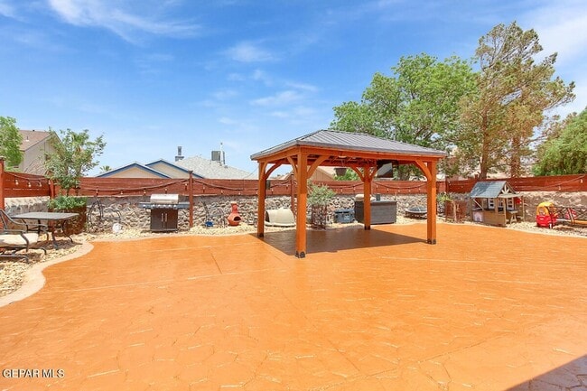 Building Photo - 7125 Golden Hawk Dr