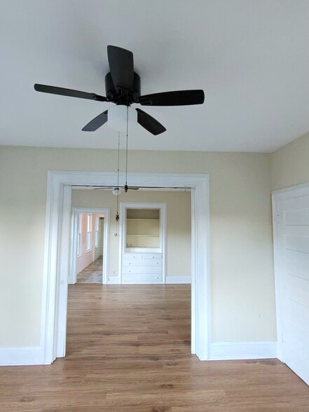 Building Photo - 142 Hillside Ave