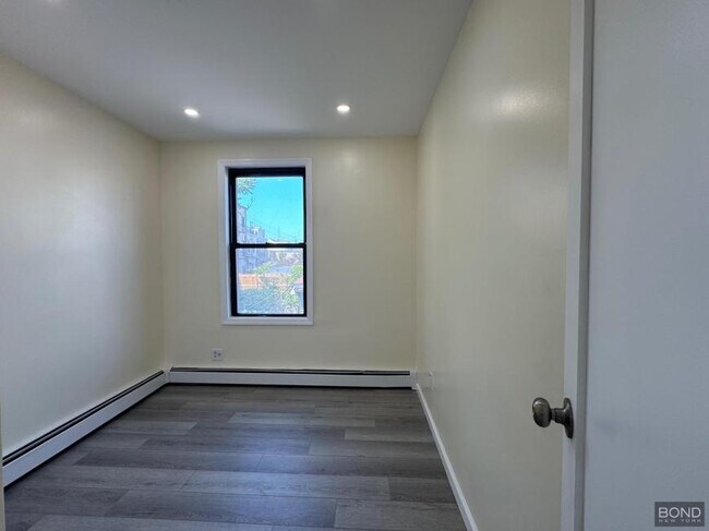Building Photo - 2 bedroom in Brooklyn NY 11211