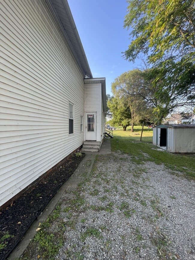 Building Photo - 227 Hathaway St