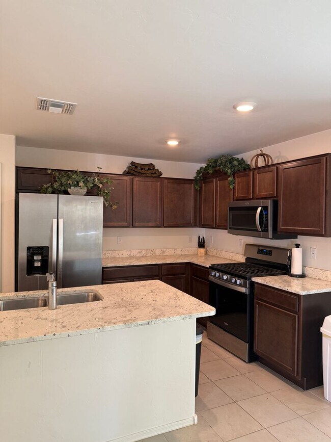 Building Photo - Modern 4-Bedroom Home Built in 2023 – Prime Tucson Location