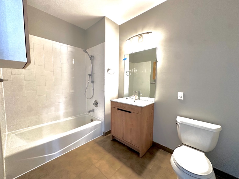 Building Photo - 4343 3rd St