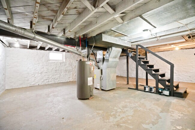 Building Photo - 1203 E 80th St