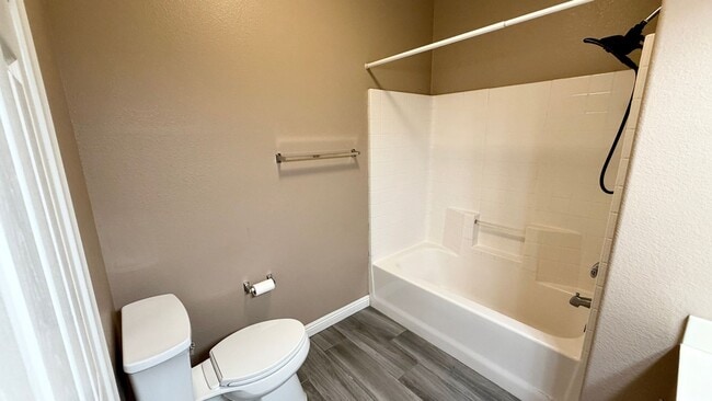 Building Photo - 4006 Craven Rd