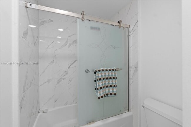 Building Photo - 401 69th St