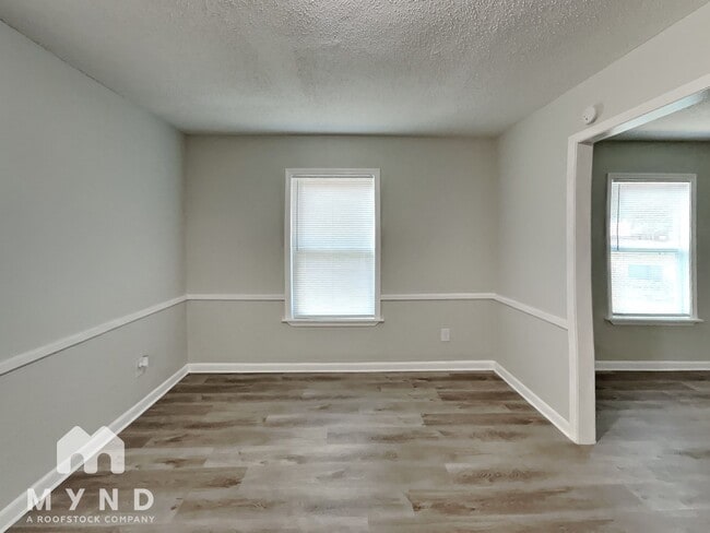 Building Photo - 2432 Kimbark Woods Cove