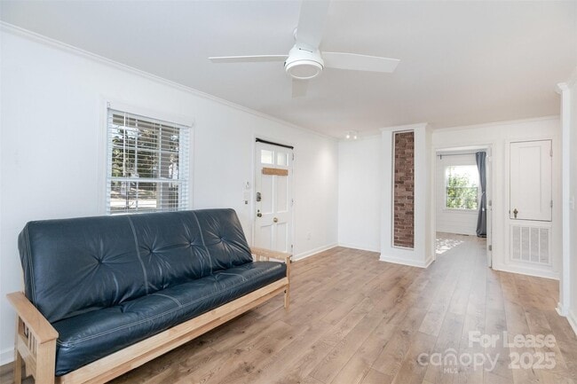 Building Photo - 542 Iverson Way